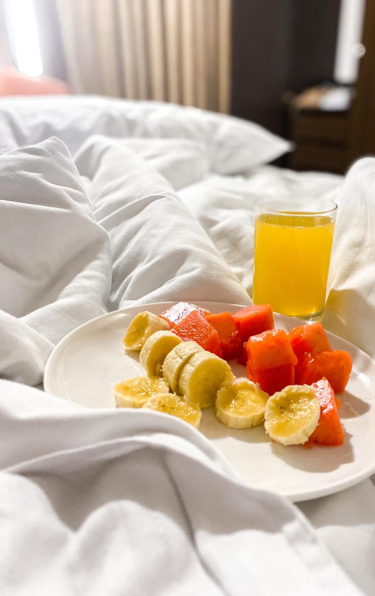 Hotel Royal Elim International Cali Eksteriør billede Fruit and juice