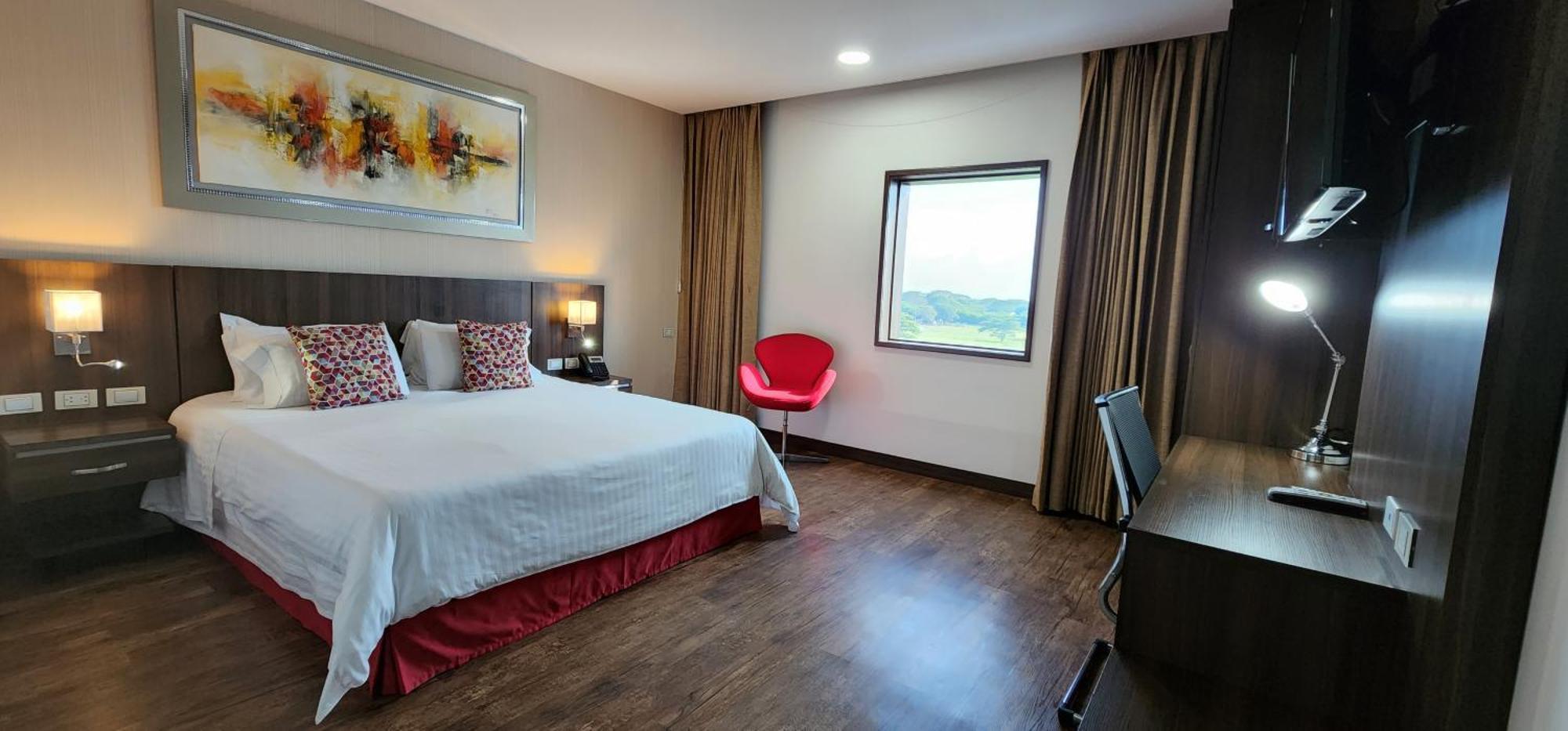 Hotel Royal Elim International Cali Eksteriør billede Deluxe Room