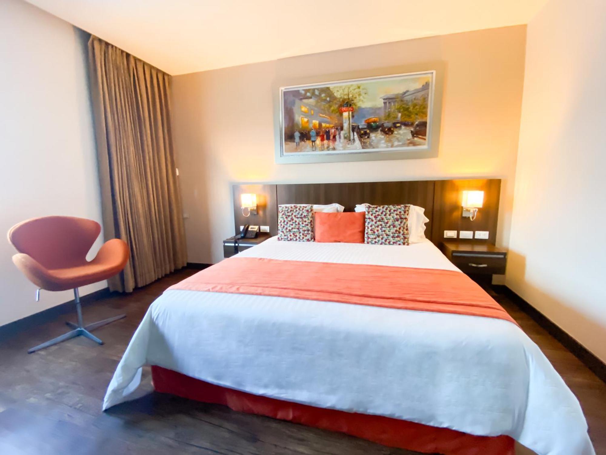 Hotel Royal Elim International Cali Eksteriør billede A room at the hotel